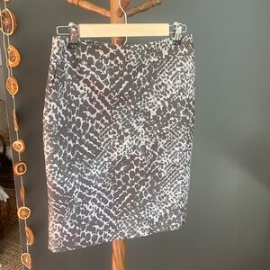 LOFT Black and White Abstract Print Pencil Skirt